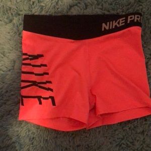 Nike Pro Pink Size Small